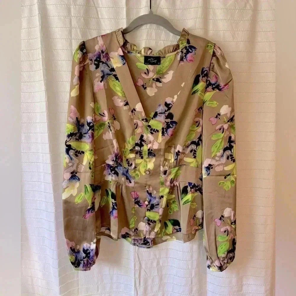 New without Tags Milk & Honey Floral Blouse